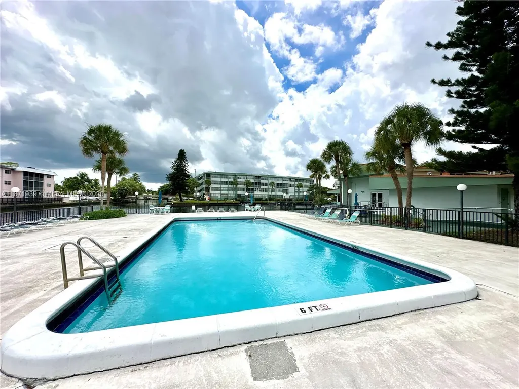 2771 Taft Street Hollywood FL 33020