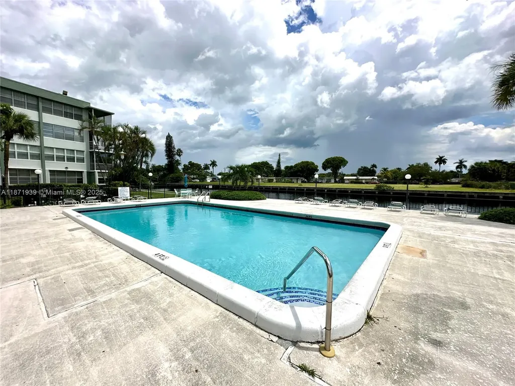 2771 Taft Street Hollywood FL 33020
