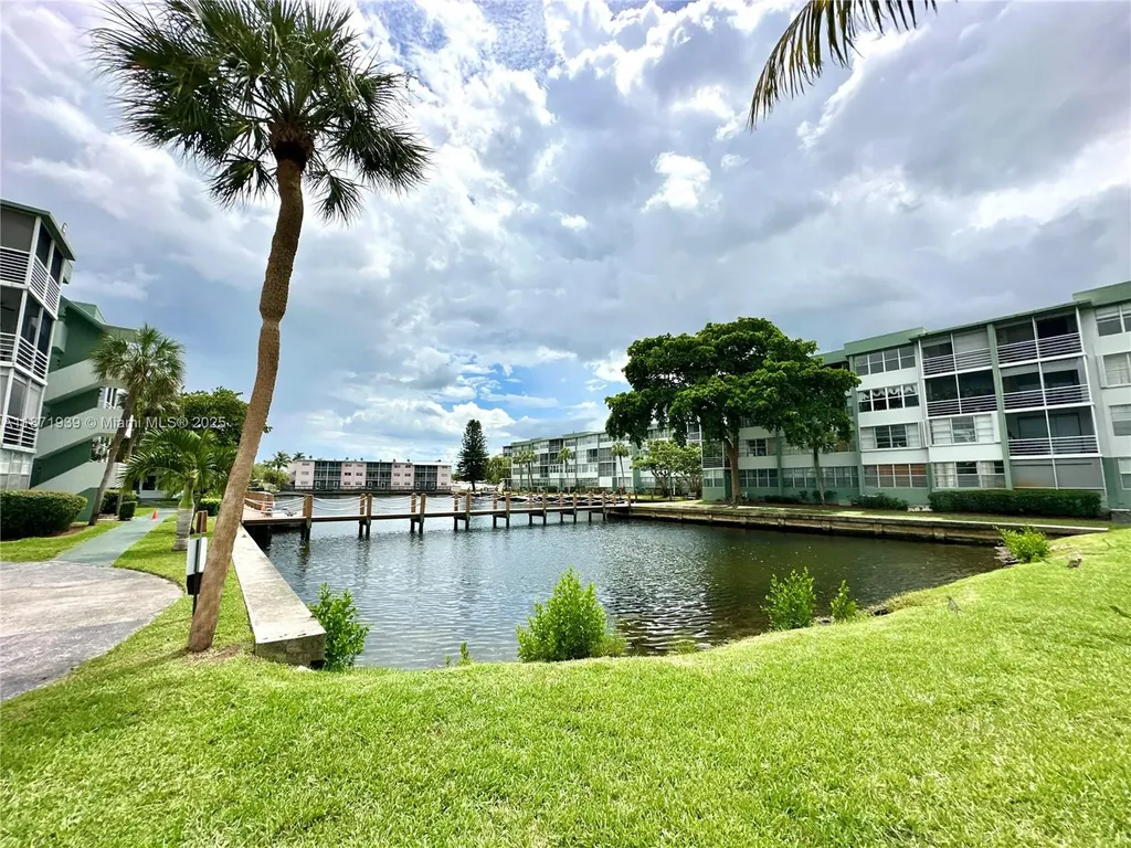 2771 Taft Street Hollywood FL 33020