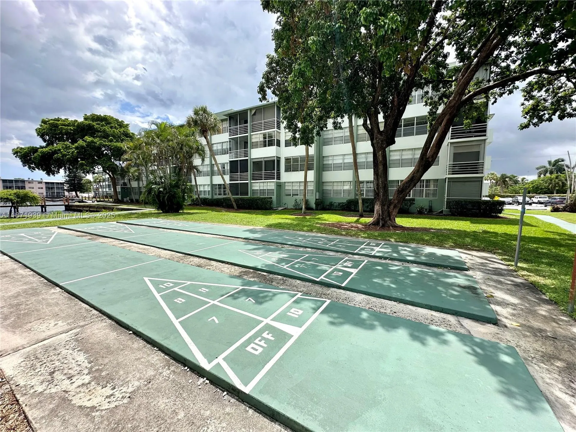 2771 Taft Street Hollywood FL 33020