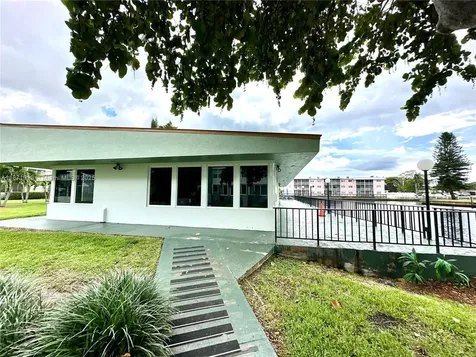 2771 Taft Street Hollywood FL 33020