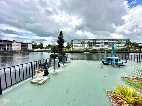 2771 Taft Street Hollywood FL 33020