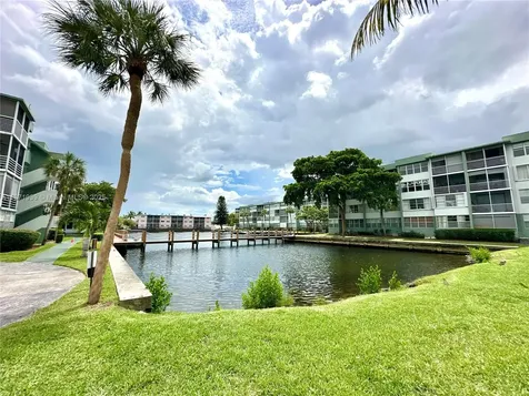 2771 Taft Street Hollywood FL 33020