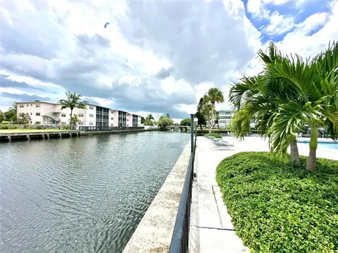 2771 Taft Street Hollywood FL 33020