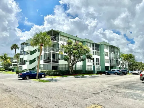 2771 Taft Street Hollywood FL 33020