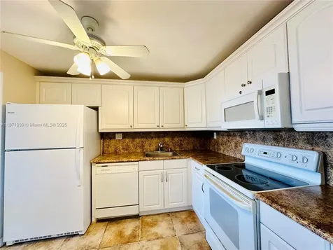 2771 Taft Street Hollywood FL 33020