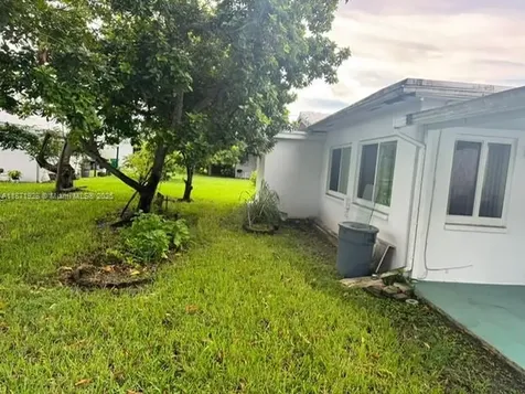 8403 NW 59th Court Tamarac FL 33321