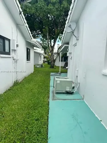 8403 NW 59th Court Tamarac FL 33321