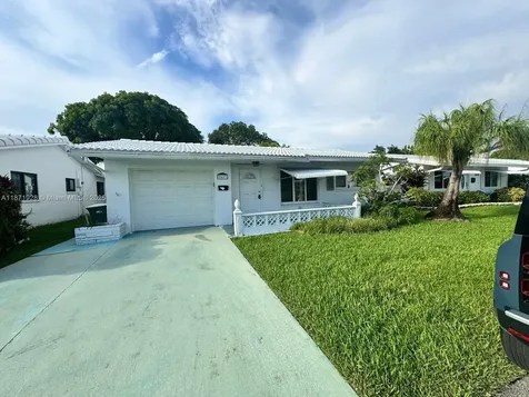 8403 NW 59th Court Tamarac FL 33321