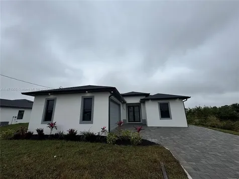 3109 9 Th Street SW Lehigh Acres FL 33976