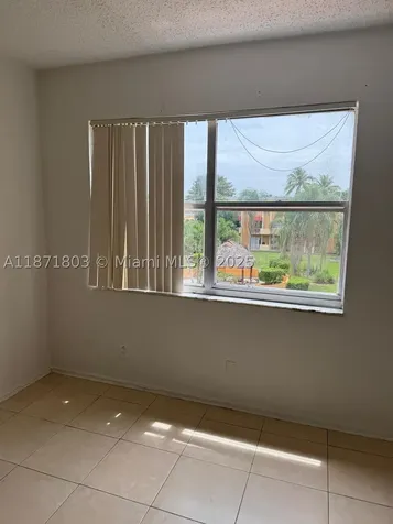 17901 NW 68th Avenue Hialeah FL 33015