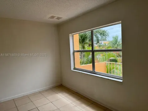 17901 NW 68th Avenue Hialeah FL 33015