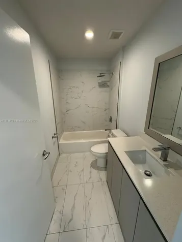 2555 NE 193rd Street Miami FL 33180