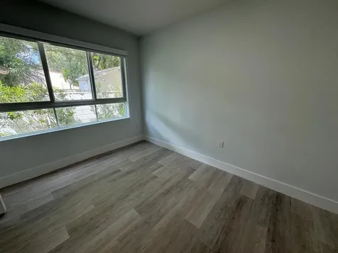 2555 NE 193rd Street Miami FL 33180