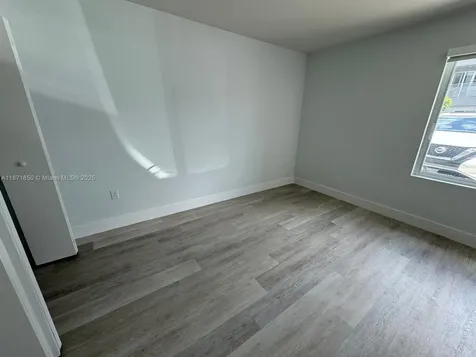 2555 NE 193rd Street Miami FL 33180