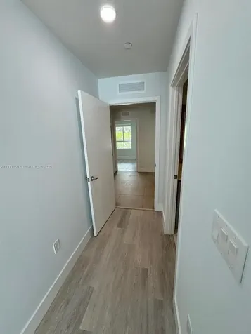 2555 NE 193rd Street Miami FL 33180