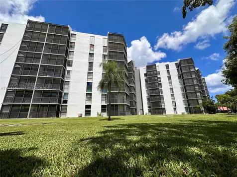 3301 N Country Club Drive Aventura FL 33180
