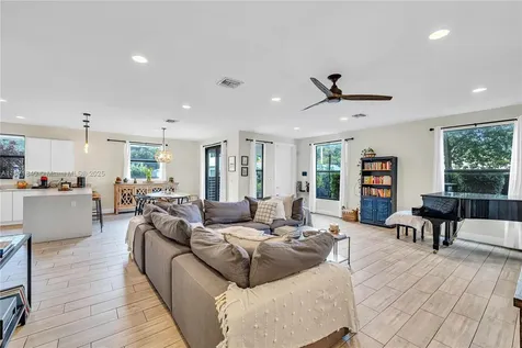 233 NE 11th Street Fort Lauderdale FL 33304