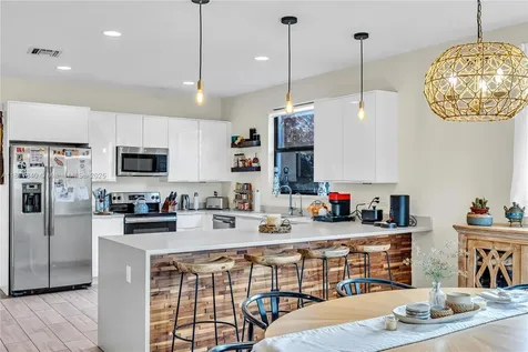 233 NE 11th Street Fort Lauderdale FL 33304