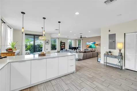 233 NE 11th Street Fort Lauderdale FL 33304