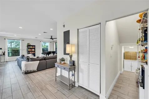 233 NE 11th Street Fort Lauderdale FL 33304