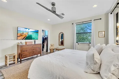 233 NE 11th Street Fort Lauderdale FL 33304