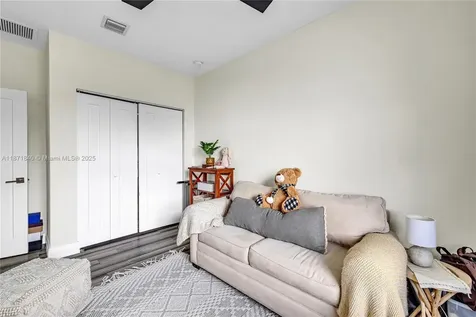 233 NE 11th Street Fort Lauderdale FL 33304