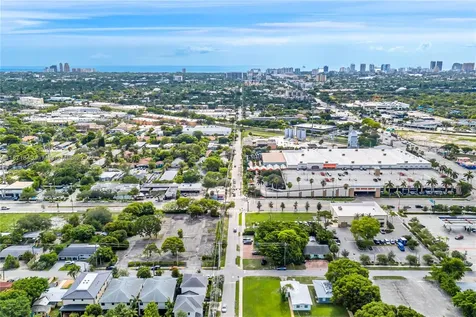 233 NE 11th Street Fort Lauderdale FL 33304