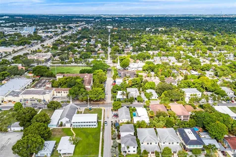 233 NE 11th Street Fort Lauderdale FL 33304