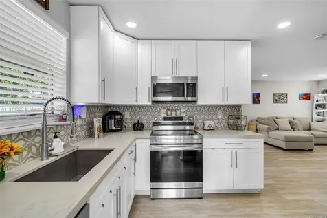 2751 SW 4th Street Fort Lauderdale FL 33312