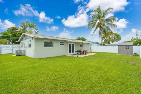 2751 SW 4th Street Fort Lauderdale FL 33312