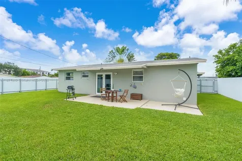 2751 SW 4th Street Fort Lauderdale FL 33312