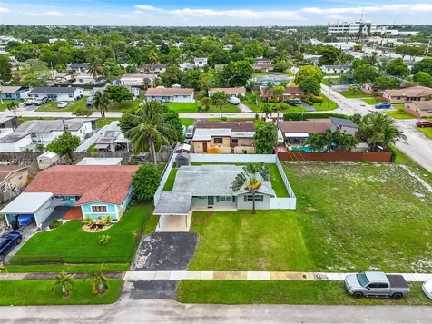 2751 SW 4th Street Fort Lauderdale FL 33312