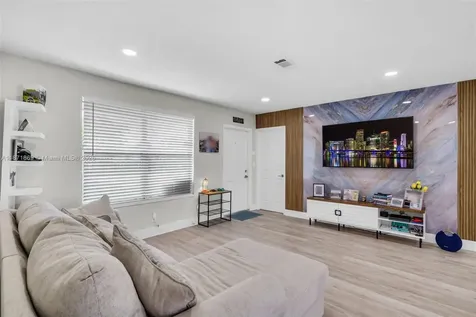 2751 SW 4th Street Fort Lauderdale FL 33312