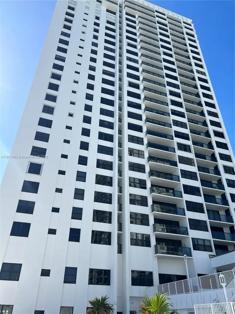 2301 S Ocean Drive Hollywood FL 33019