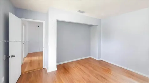 15166 SW 94th Terrace Miami FL 33196