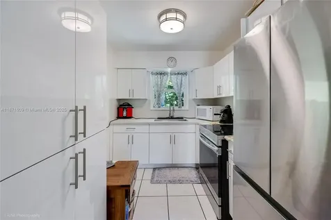 1381 NE 154th Street North Miami Beach FL 33162