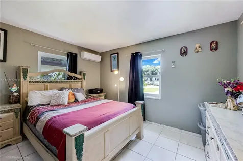 1381 NE 154th Street North Miami Beach FL 33162