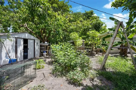 1381 NE 154th Street North Miami Beach FL 33162