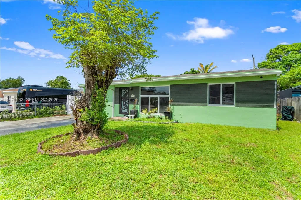 6611 Park Street Hollywood FL 33024