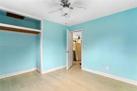 6611 Park Street Hollywood FL 33024