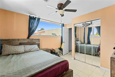 6611 Park Street Hollywood FL 33024