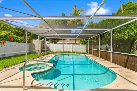 6611 Park Street Hollywood FL 33024