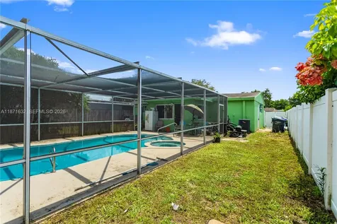 6611 Park Street Hollywood FL 33024