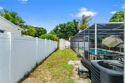 6611 Park Street Hollywood FL 33024