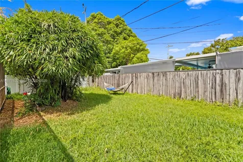 6611 Park Street Hollywood FL 33024