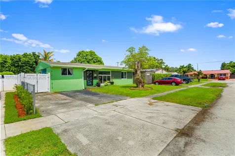 6611 Park Street Hollywood FL 33024