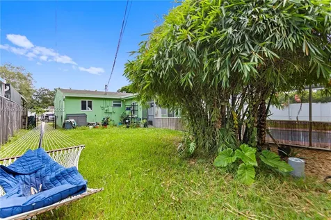 6611 Park Street Hollywood FL 33024