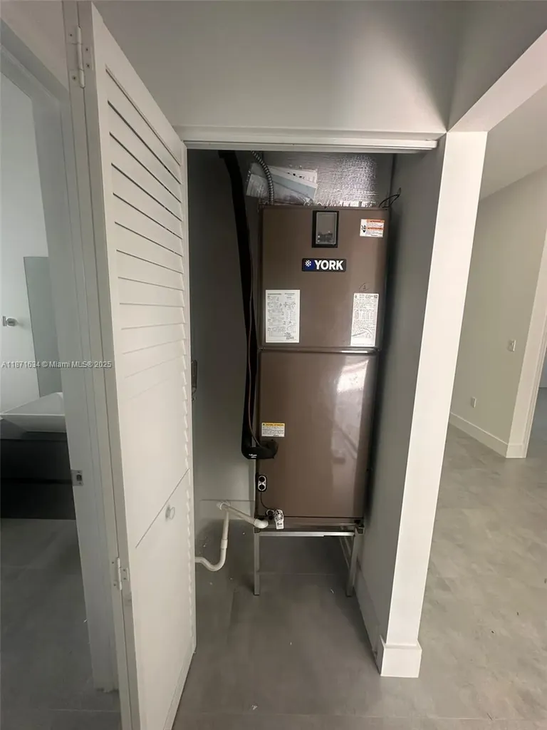 2423 NW 23rd Lane Fort Lauderdale FL 33311