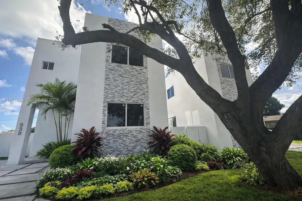 538 NW 17th Avenue Fort Lauderdale FL 33311